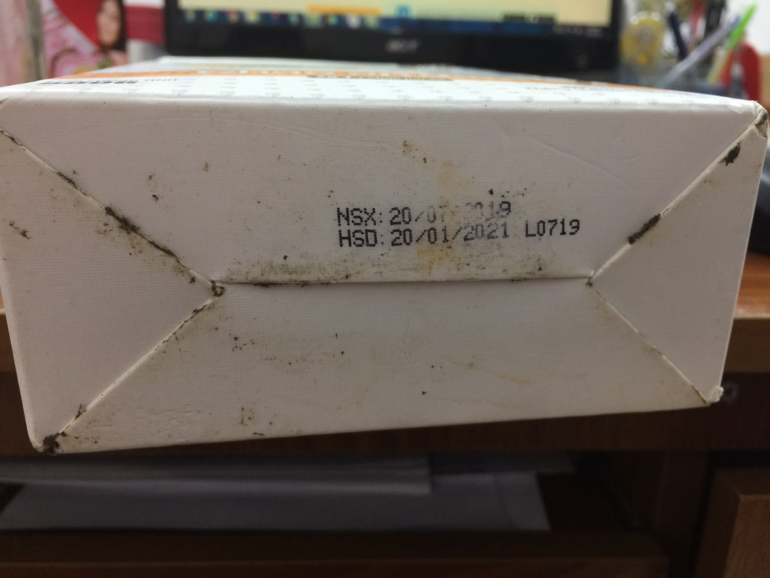 Chưa bao giờ mua hàng ở tiki lại thất vọng như lần này. Một hộp cháo dành cho e bé mà tiki giao hàng vừa bẩn vừa hộp móp méo. Mình lại đang cần để mang đi tặng mà như thế này sao chấp nhận được Chưa bao giờ mua hàng ở tiki lại thất vọng như lần này. Một hộp cháo dành cho e bé mà tiki giao hàng vừa bẩn vừa hộp móp méo. Mình lại đang cần để mang đi tặng mà như thế này sao chấp nhận được