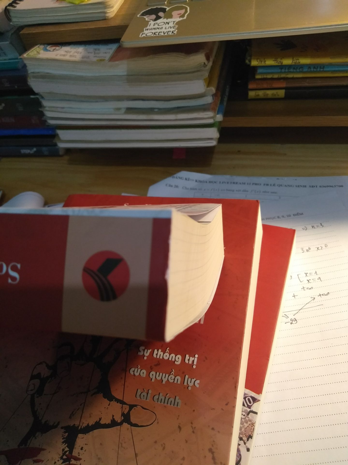 sách nhăn lỗi nhiều quá. cắt bìa còn bị lệch. đánh dấu trang như thể dùng rồi.😑trầm cảm :((