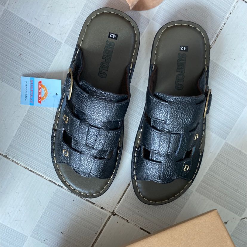 Hàng chuẩn đẹp, đóng gói tốt không bị mất phom dép, hài lòng...