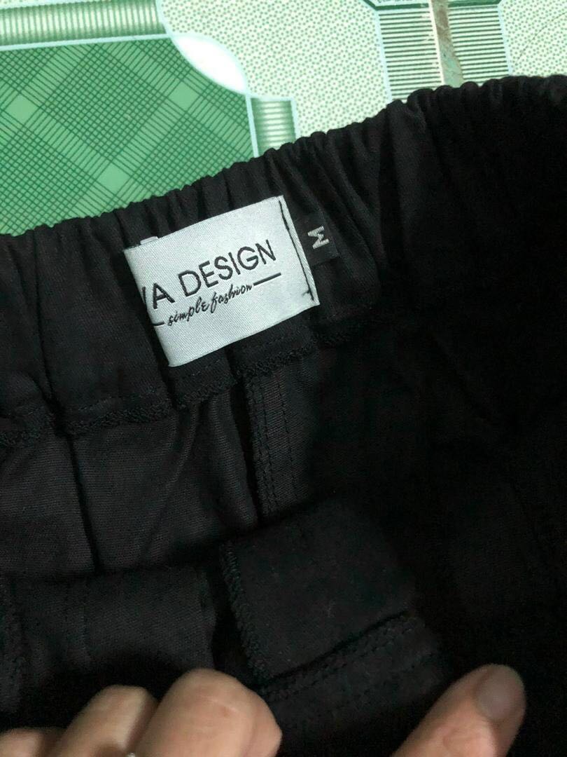 Quần rất đẹp , vải dày dặn , đường may đẹp , shop hỗ trợ rất nhiệt tình , sẽ ủng hộ shop dài dài 😘😘😘