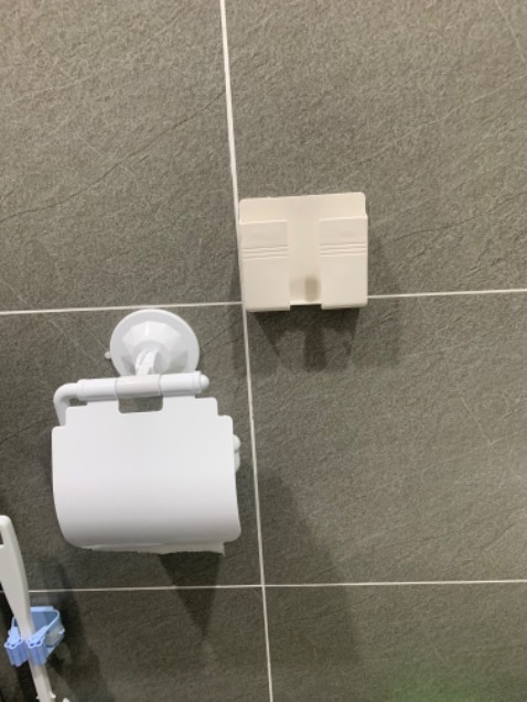 Sản phẩm phù hợp với giá thành, mình mua 2 sp 1 sp bị nứt khi chưa sử dụng, 1 sp còn lại đem gắn sd bỏ điện thoại vào bị rớt xuống nền gạch và bị gãy, thé là mình đành phải chia tay 2 bạn.