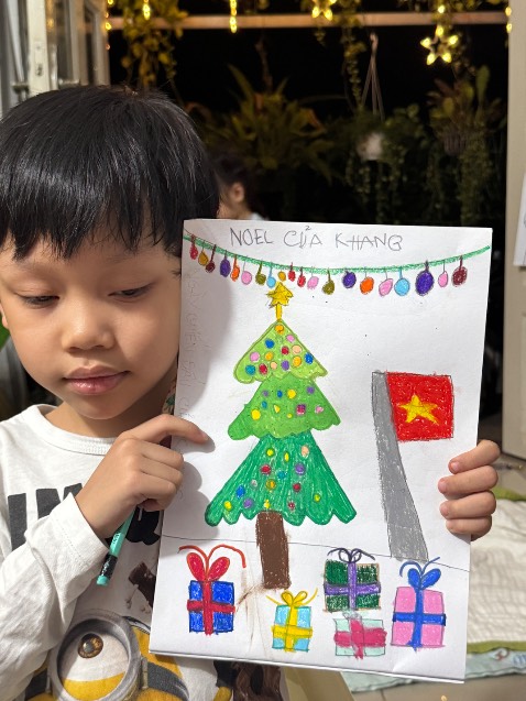 Màu xinh xỉu, đậm, bé tô nhanh