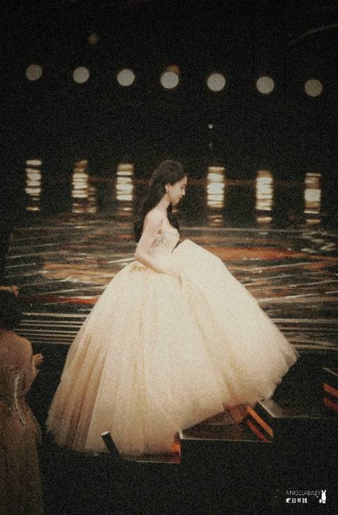 đẹp, k bị vụn. Ai fan bọt biển như t thì mê lắm