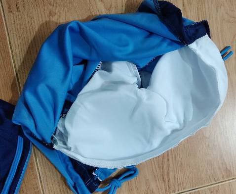 size vừa in, body đẹp. chất liệu mát và co giãn. Mua về mới thử mặc và tập thể dục vào buổi sáng, chưa có dịp đi biển nữa. Rất hài lòng TIKI ạ