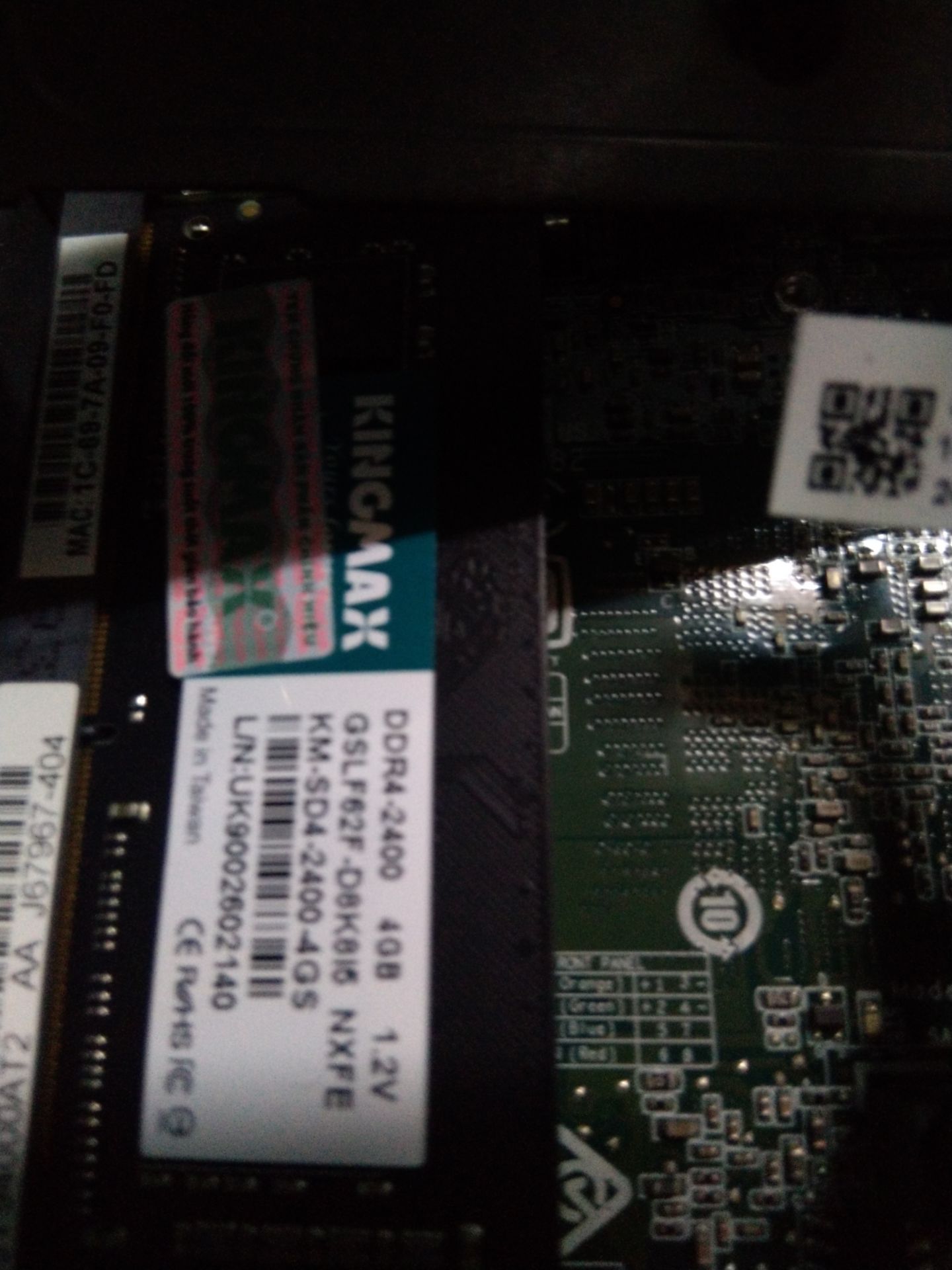 giao sớm 2 ngày, lắp ráp dễ dàng. chạy ngon với manjaro live 64 bit. tuy nhiên hy vọng tiki bổ sung thông tin là ram tương thích với một số dòng intel nuc nữa, chứ ko chỉ laptop.