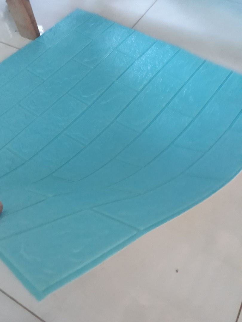 khó trong lúc thi công. miếng dán rất là mõng. Khi lấy miếng keo ra miếng dán rất dễ bị giãn ra...