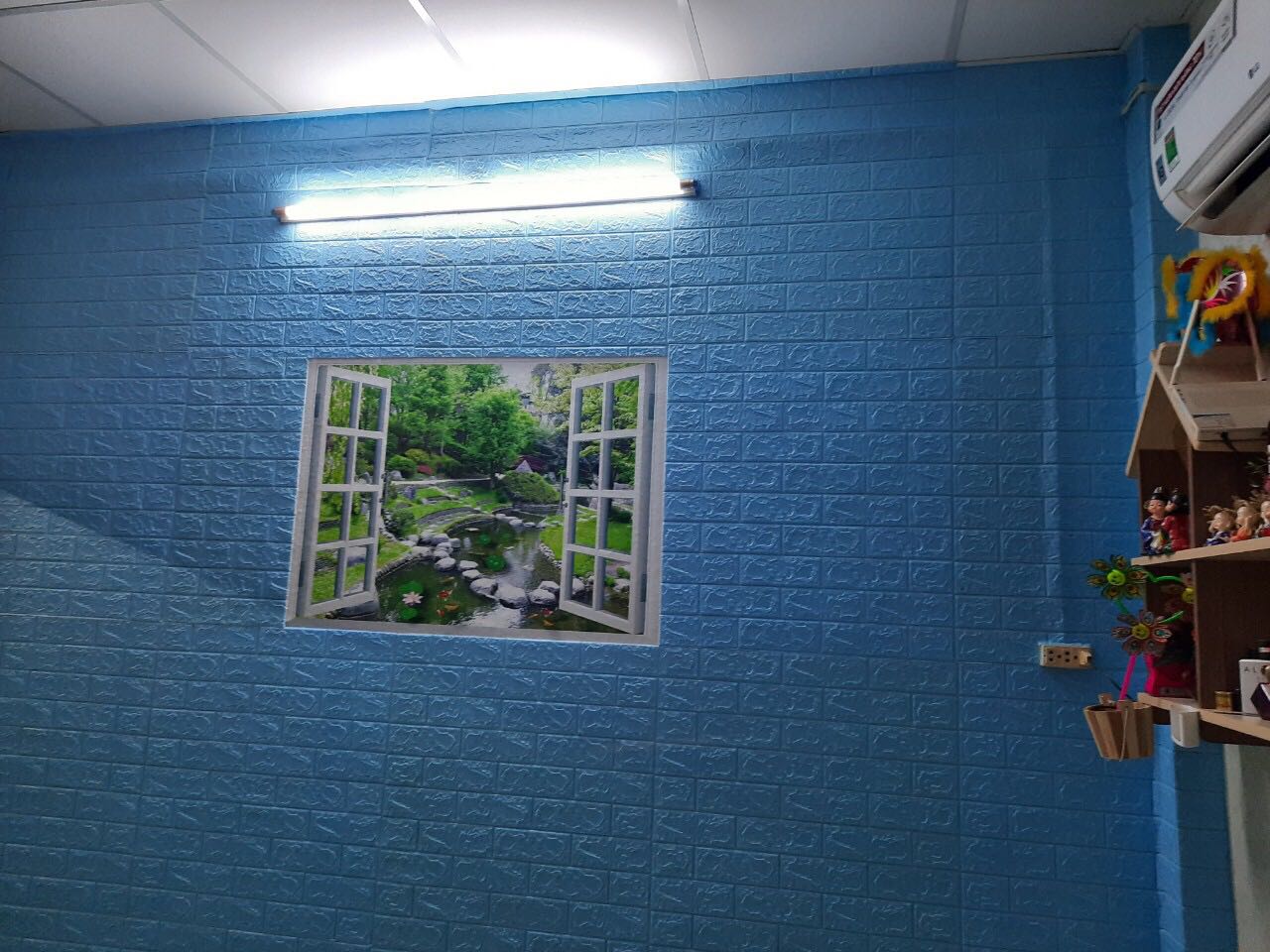 Giao hàng cận tết nên mình chưa đem dán được,nay mới đem ra dán thấy ok,tiếp tục ủng hộ shop,giờ muốn mua thêm cùng sp này thì làm sao,vì đặt đơn mới sợ khác màu