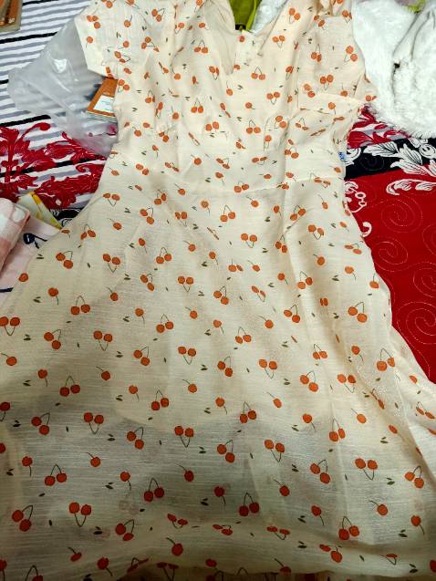 Màu đẹp lắm ự, chất vải thô bóng, khá mát mẻ. Size chuẩn, mọi người không cần mua nới size nha. Kiểu dáng đẹp