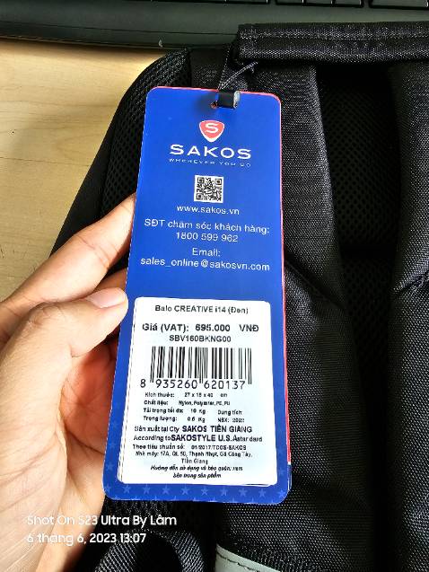 Mình mua được giảm giá còn 582.375, Balo cực kỳ đẹp, nhỏ gọn, chứ không to, vải tốt chắc chắn, mọi thứ điều ok, trừ khâu chuẩn bị hàng cực lâu, minh ở sài gòn, kho xuất hàng cũng ở sài gòn, mình phải gửi yêu cầu hỗ trợ từ tiki, mà 4 ngày mới giao tới, giao trễ hơn so với dự kiến luôn, nếu Sakos chuẩn bị hàng nhanh, giao sớm nửa là xứng đáng 5 sao