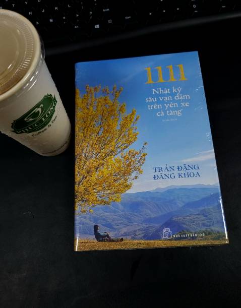 Sách hay, có nhiều điều bổ ích và thực tế. Vì a Khoa viết theo dạng nhật kí hành trình và trải nghiệm bản thân, nên hình ảnh, tư liệu, câu từ rất đời thực, ko hoa mỹ, ko tung hô như sách du lịch, rất tích cực và truyền cảm hứng. Đọc xong là mình muốm đi du lịch liền.