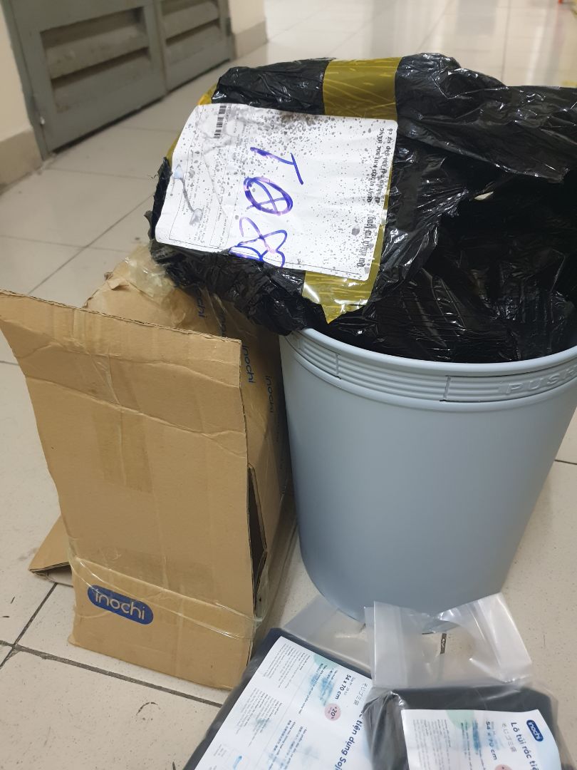 mua đơn 592k mà giao thiếu thùng 198k .giờ ko biết có giao lại thùng ko. lúc về ỷ y ko quay lại. 
  đóng hàng giao cho khách y như giao rác . lần đầu mới thấy.