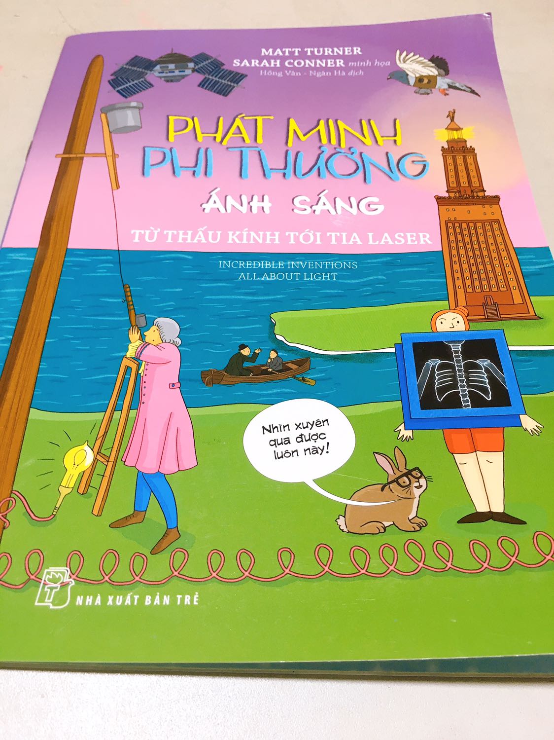 Sách đẹp, nhiều hình ảnh và thông tin thú vị, giúp tăng thêm niềm say mê với khoa học cho các em nhỏ