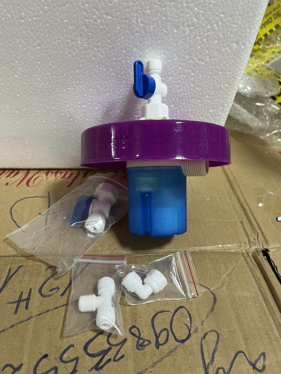 Cực kỳ hài lòng, sản phẩm y như mô tả, hàng chất lượng. Thiết kế bộ chống tràn nước cho bình đựng nước lọc từ máy, lúc nào cũng sẵn nước, ko sợ quên bị tràn!