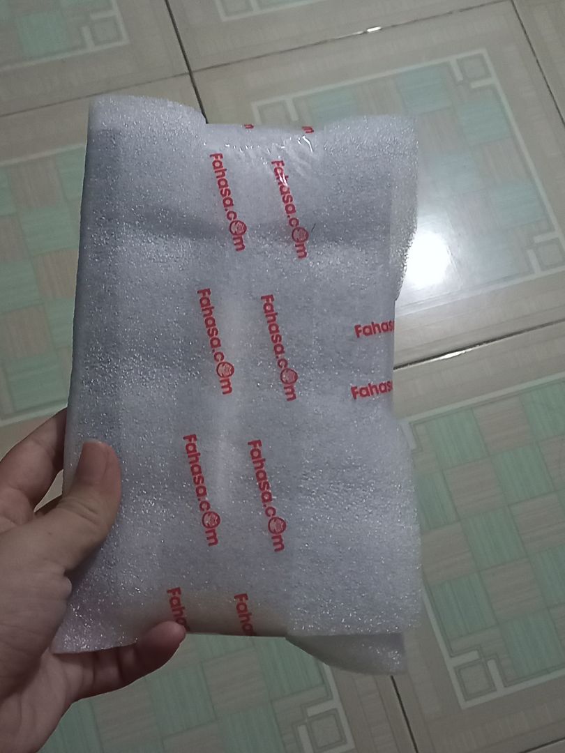 đóng gói cẩn thận, sách mới, không trầy xước.