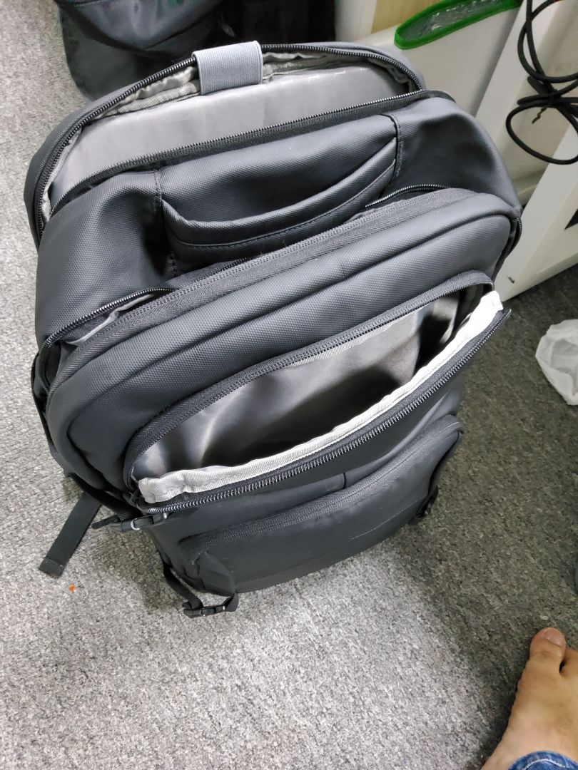 Đẹp nhiều ngăn nếu có thêm
cho để ly nước nữa thì truyệt