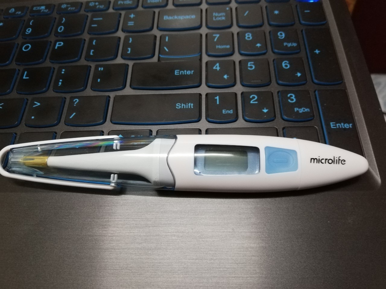 Mình order ngày 16/03 vì như cầu cần dùng gấp nên chọn ship 24h và ngày 17/03 mình nhận được. Nhưng lúc mở ra thì k khởi động đc. Mình tìm hiểu search google cách mở thì chỉ cần bấm nút I/O là đc. Mình nhấn hoài k thấy lên. Mong đc sự hỗ trợ từ tiki Mình order ngày 16/03 vì như cầu cần dùng gấp nên chọn ship 24h và ngày 17/03 mình nhận được. Nhưng lúc mở ra thì k khởi động đc. Mình tìm hiểu search google cách mở thì chỉ cần bấm nút I/O là đc. Mình nhấn hoài k thấy lên. Mong đc sự hỗ trợ từ tiki