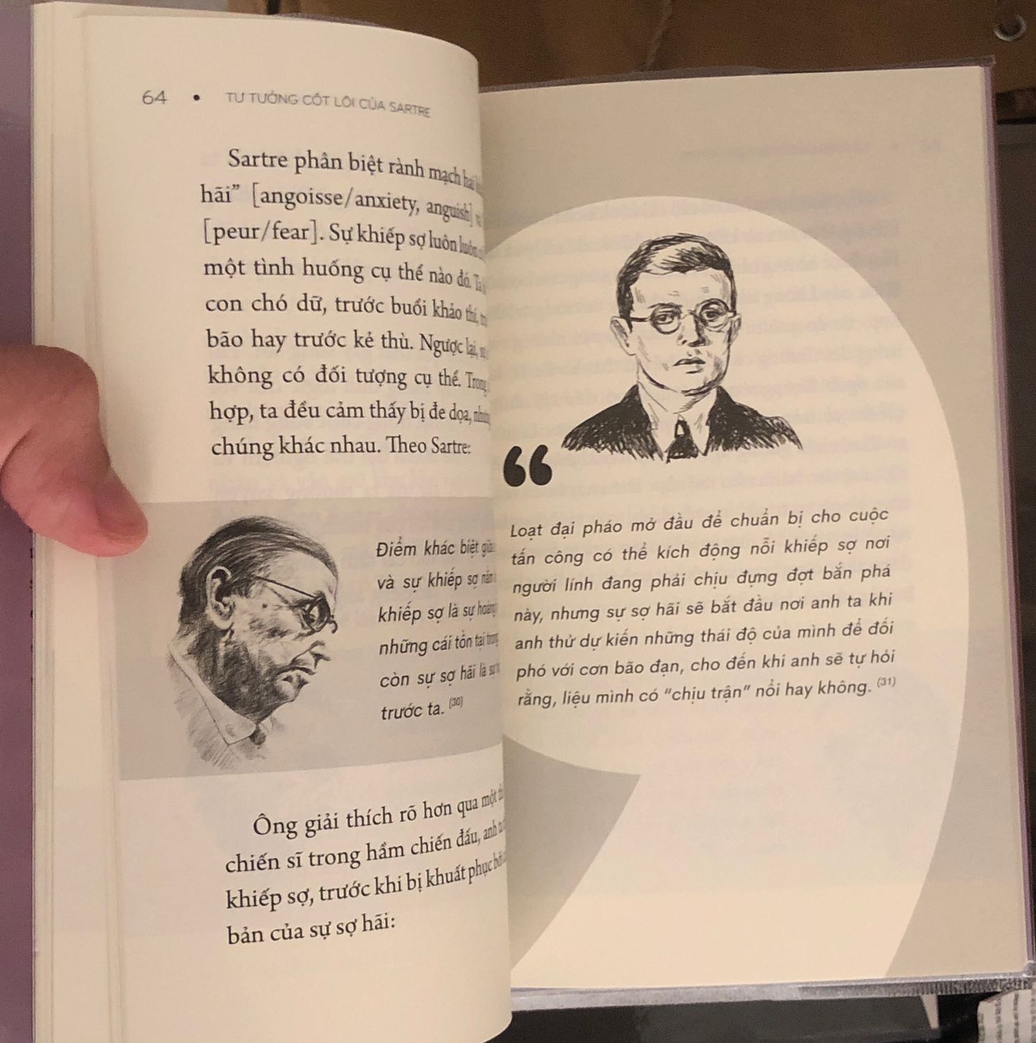 Sách đẹp, giấy in đẹp, mịn màng sắc nét. 
Triết gia hiện sinh Jean Paul Sartre giục giã chúng ta: Cần cương quyết trong việc tạo dựng đời mình, bởi vì mọi giây phút đều chứa cơ may để - qua dấn thân - chúng ta cho cuộc sống một ý nghĩa mới và tái tạo chính mình.