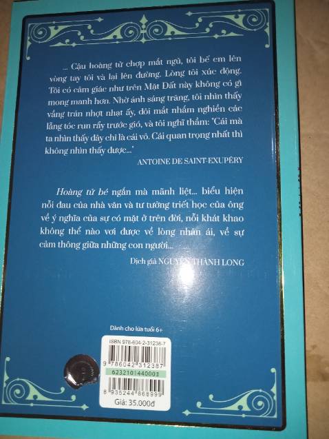 Sách được bọc chống sốc bên ngoài. Bìa đẹp, xinh lắm luôn. Mình cũng có đọc qua nội dung 2 lần rồi, theo mình cảm nhận thì mỗi lần đọc lại sẽ có những cảm nhận khác nhau ý mọi người. Mình cảm thấy sách không có gì để chê hihi. Hầu như sách không bị hư hại gì.