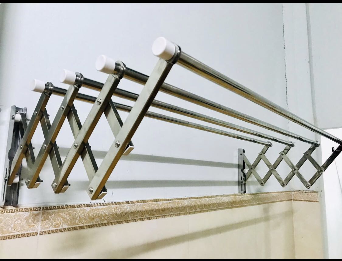 Tiếc quá đi. Thấy nhiều đánh giá tốt nên cũng mua theo. Mà giá gần 500k. Nay giảm còn 369k hà. Nhìn chung thì hàng rất chắc chắn và tiện lợi. Mọi người chú ý mua loại này chứ đừng mua loại 100 mấy. Nó rất mong manh ko chắc
Nói chung là vẫn tiếc đứt ruột vì mua giá cao quá huhuhu