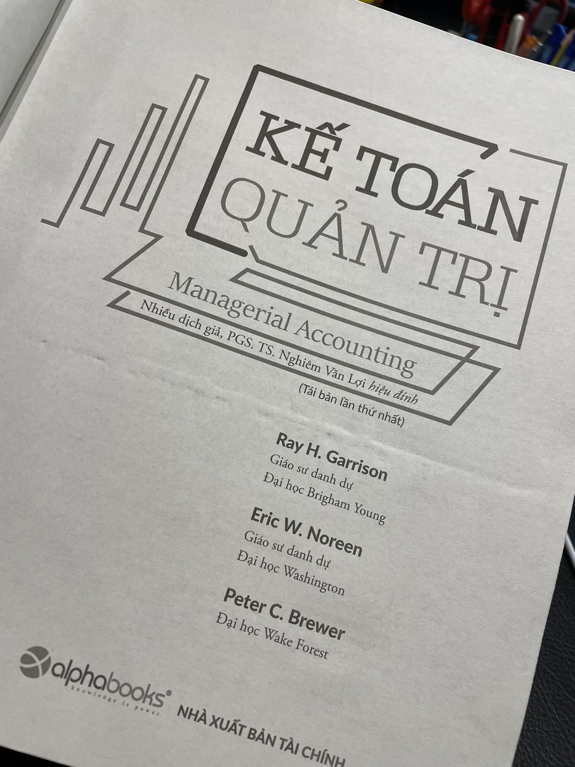 Sách rất có giá trị. Phù hợp với các đơn vị có nhu cầu nâng tầm hệ thống tài chính kế toán.