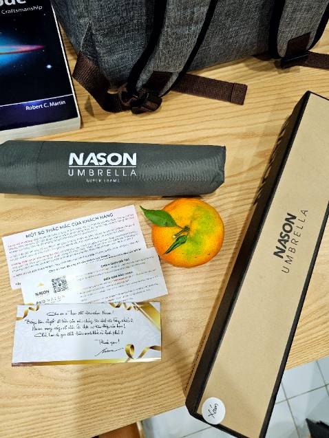 Lần đầu mua ô mà cảm nhận xịn *** sò như thế này.

Ship nhanh, ô dù chắc tay, vải mềm nhưng đan rất dày có thể sẽ chống mưa và uv tốt, bật/gập rất nảy và lực. Hộp đóng gói xịn mịn, không nghĩ là chưa tới 300k lại có món ô dù tốt thế này.

Đợi kiểm tra chất lượng mùa mưa này.
