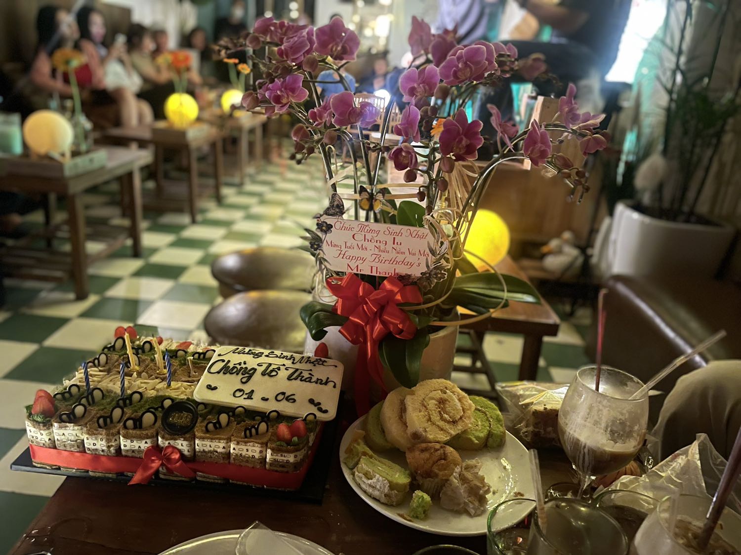 sản phẩm đúng mô tả, giao hàng đóng gói ổn áp, đã mua và dùng không hối tiếc ^^ ảnh mang tính nhận thưởng