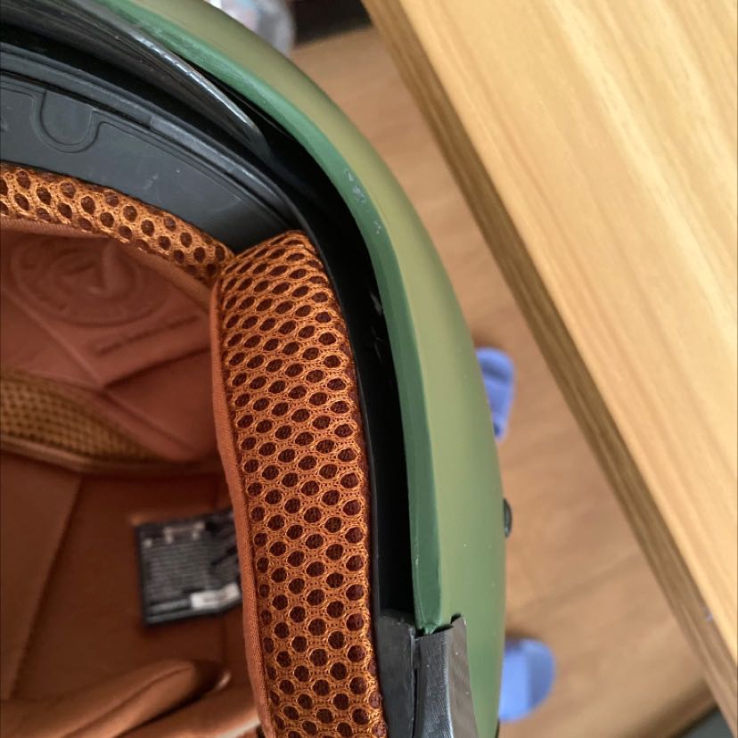 Mũ có mũi nhựa rất nặng lúc mới mở ra. Có trầy xước và các khớp nhựa nhìn rất chán. Mình muốn liên hệ đổi size nhưng gọi vào *** shop để trên nhãn thì 1 số thuê bao, 1 số kêu nhầm máy. Nhắn tin  trên tiki thì mãi không thấy trả lời. Nên mình phải ghi đánh giá thế này. Hi vọng shop phản hồi nhanh giùm mình Mũ có mũi nhựa rất nặng lúc mới mở ra. Có trầy xước và các khớp nhựa nhìn rất chán. Mình muốn liên hệ đổi size nhưng gọi vào *** shop để trên nhãn thì 1 số thuê bao, 1 số kêu nhầm máy. Nhắn tin  trên tiki thì mãi không thấy trả lời. Nên mình phải ghi đánh giá thế này. Hi vọng shop phản hồi nhanh giùm mình