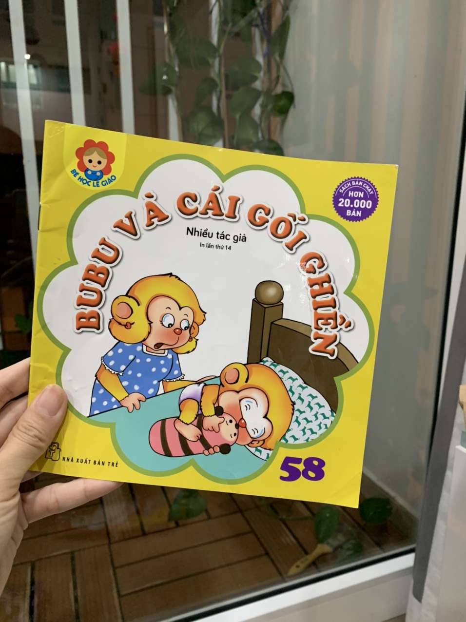 Truyện dễ thương. Có điều không có link mua trọn bộ, mình mua từng quyển nên có khi bị trùng do sách nhiều quá, mua về lại thấy có vài quyển chưa mua. Một vài quyển mình mua Bubu nhìn lớn hẳn, không còn dễ thương bụ bẫm nhưng cũng không sao. Nội dung truyện đơn giản, người đọc cho bé nghe cần linh hoạt dẫn truyện cho bé dễ hiểu và hứng thú.