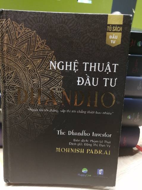 Cuốn sách võ lòng đưa mình vào con đường đầu tư chứng khoán. Đọc những case sách mình rất nể phục cách những doanh nhân thông minh biết cách tận dụng tiền và vị thế khi kinh doanh "Cược lớn, cược ít và cược không thường xuyên"

Sách hay dành cho F0 mới tham gia đầu tư nha 

Nội dung dễ hiểu, tiki giao hàng nhanh, tư vấn tận tình. Cho Happy Live 5 sao nha