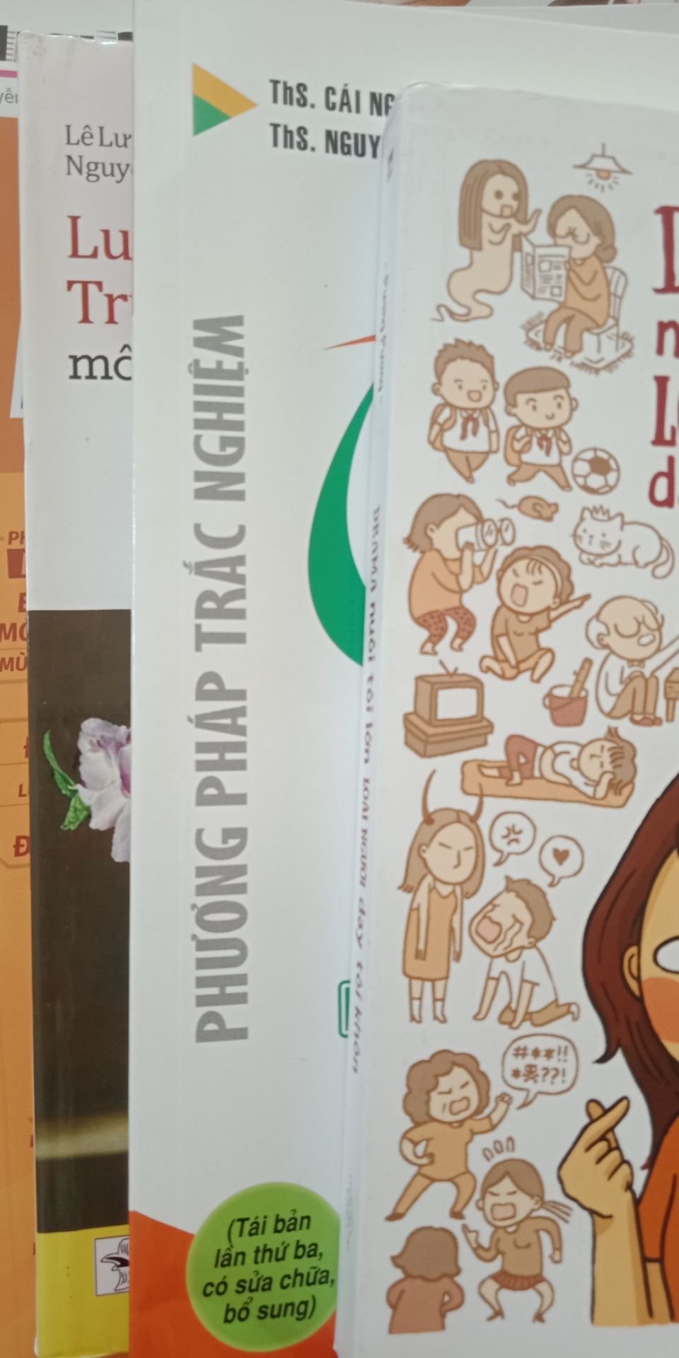 Không kỹ, sách méo, bụi bặm