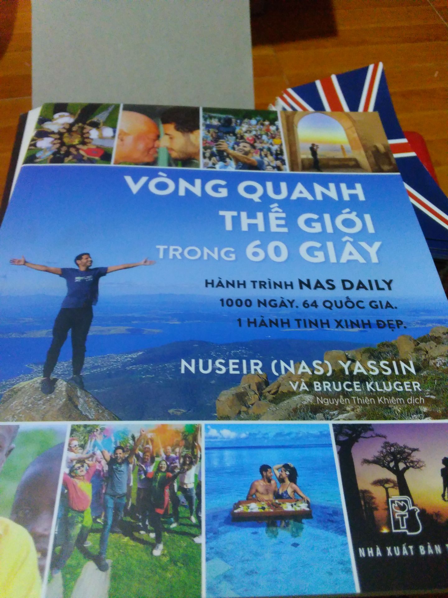 một cuốn sách rất hay, ko chỉ về hình thức mà còn là nội dung. Hình ảnh minh họa rất đẹp. Cuốn sách còn mang lại nhiều bài học, nói về nhiều con người trên những vùng đất khác nhau