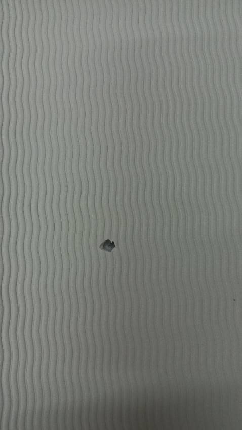 Thảm bị lỗi lủng lổ, độ dày thảm không đều