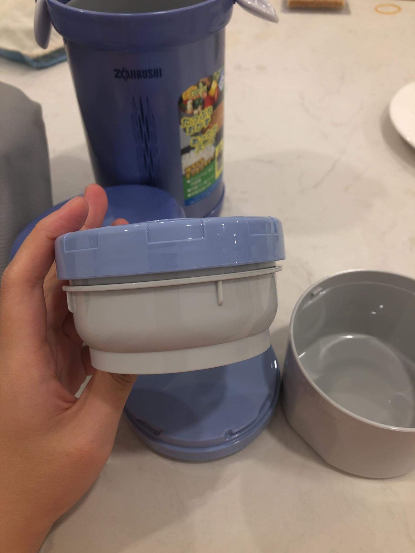 Hộp cơm hơi mắc mà nhận hàng mới biết là nó nhỏ hơn tưởng tượng