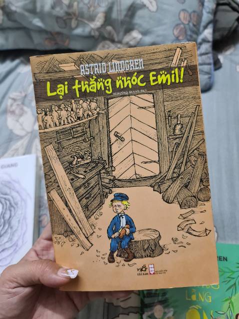 Chỉ nhớ xem bộ phim này từ khi còn nhỏ xíu. H mua sách về cho lũ nhỏ coi.