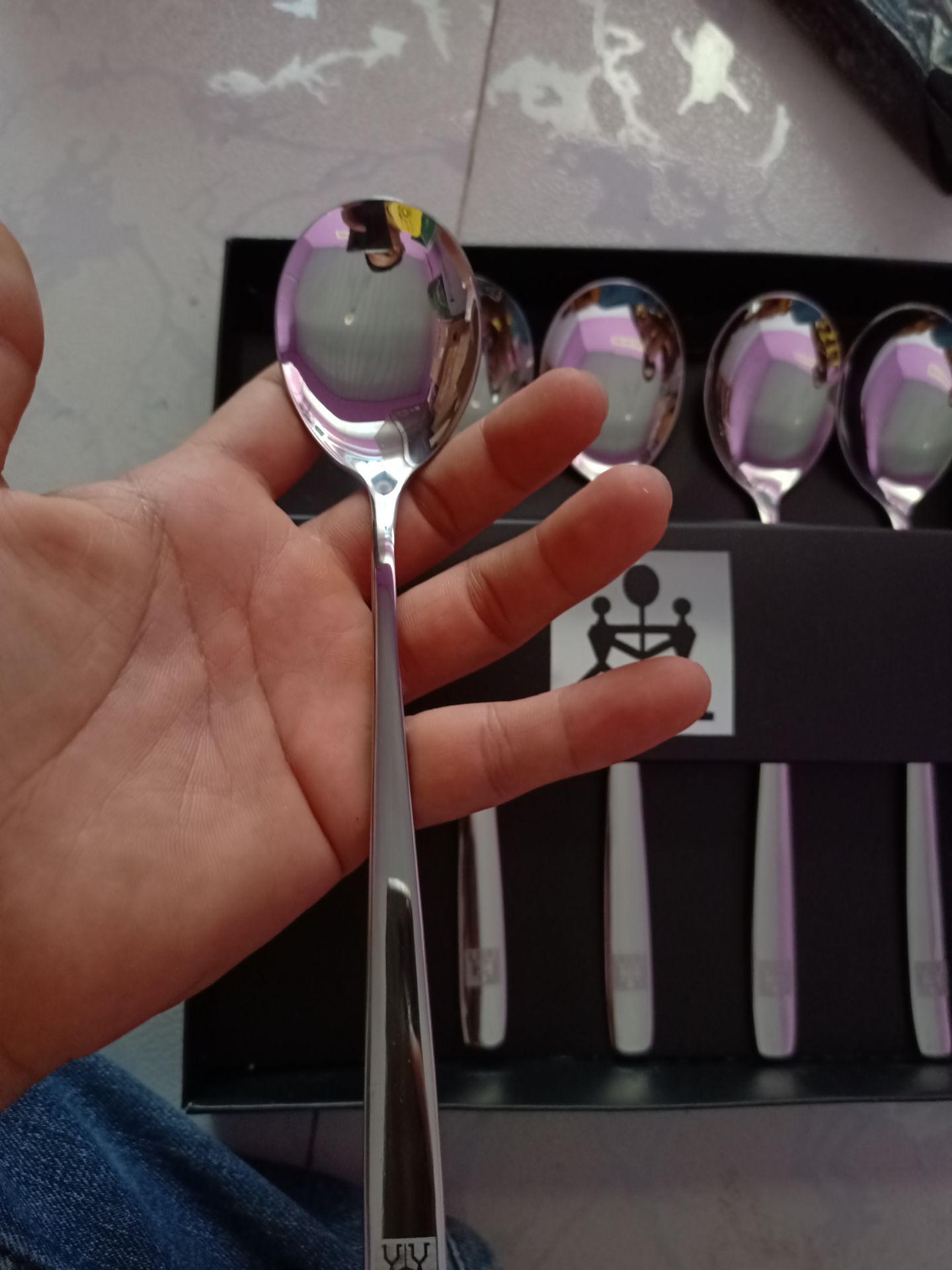 sản phẩm nhìn đẹp xịn xò, đúng với mô tả, so với giá thì quá rẻ