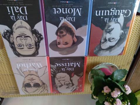 Sách mới còn nguyên áo bọc nhưng bị rách chút xíu ở gáy do kiểu bìa cứng này khó bảo quản. Nội dung kiến thức dành cho người mới bắt đầu tìm hiểu về hội họa như mình.