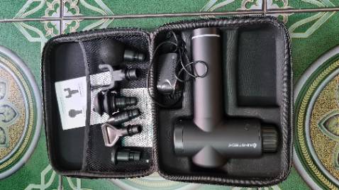 Máy mua lâu rùi, giờ mới review.Máy xịn sò, hoạt động rất tốt, pin trâu cực kỳ. Mình hay đau cổ vai gáy nên mua đc cái máy này ưng ý hết sức. Shop bán giá rất cạnh tranh.
Hy vọng máy sẽ bền.
Nên mua nhé