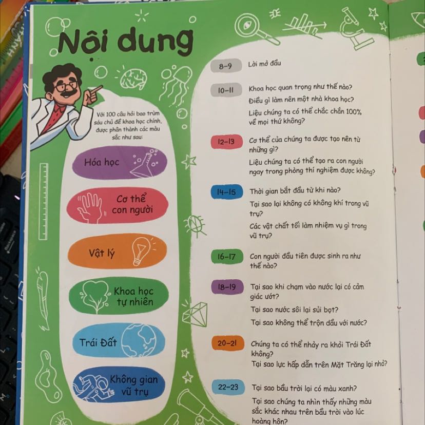 Màu sắc đẹp mắt. Bố cục sách hay.