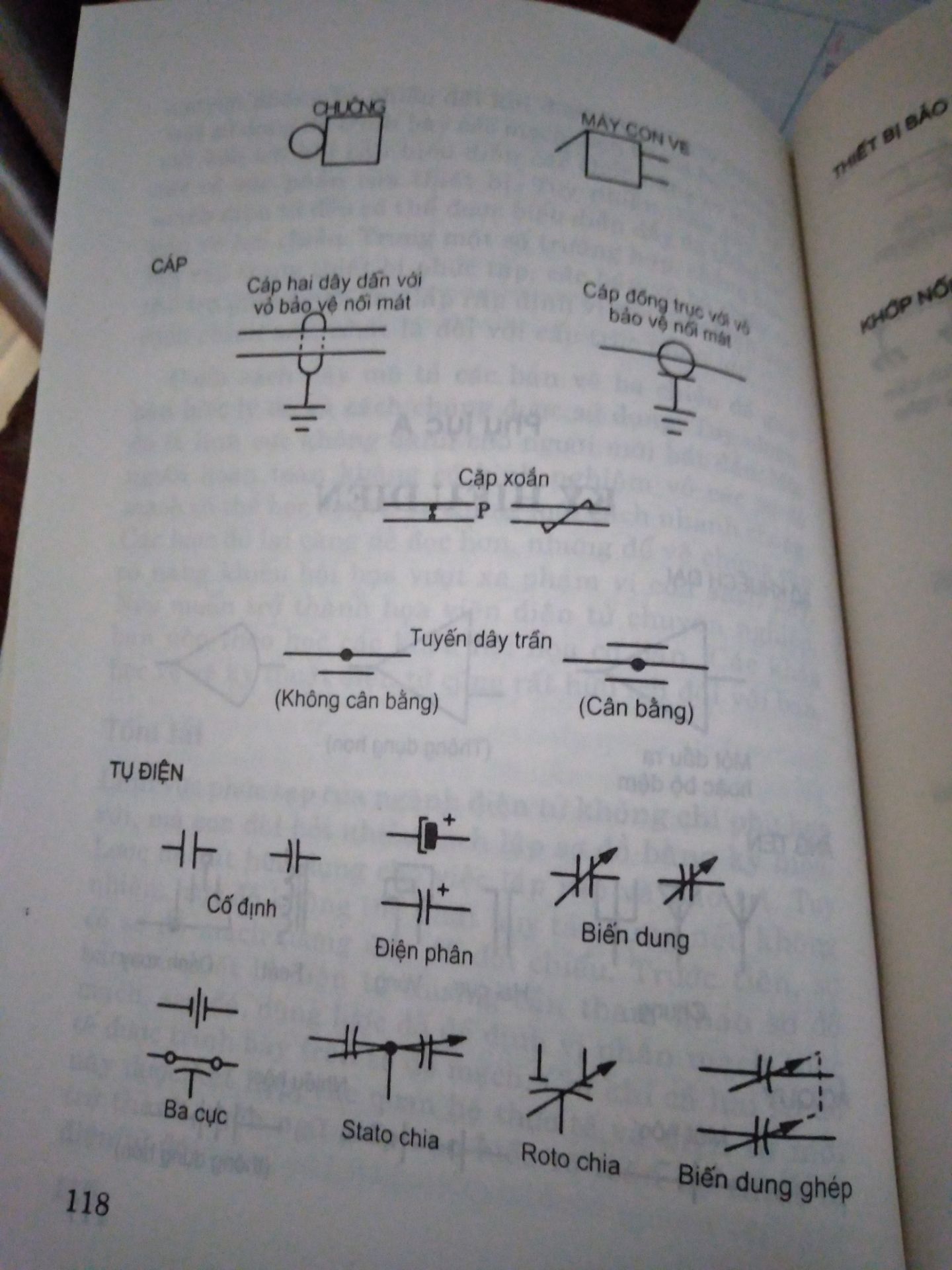 sách in khá đẹp, rõ chữ, hình minh họa dễ nhìn, phù hợp với những người mới bắt đầu.