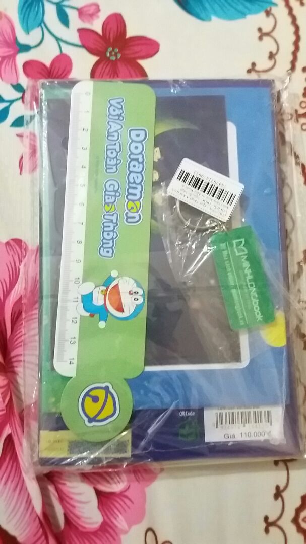 Sách được giao trước ngày hẹn lun ?
Sách được bao bọc rất kỹ , và có quà tặng đầy đủ như trên quảng cáo ?