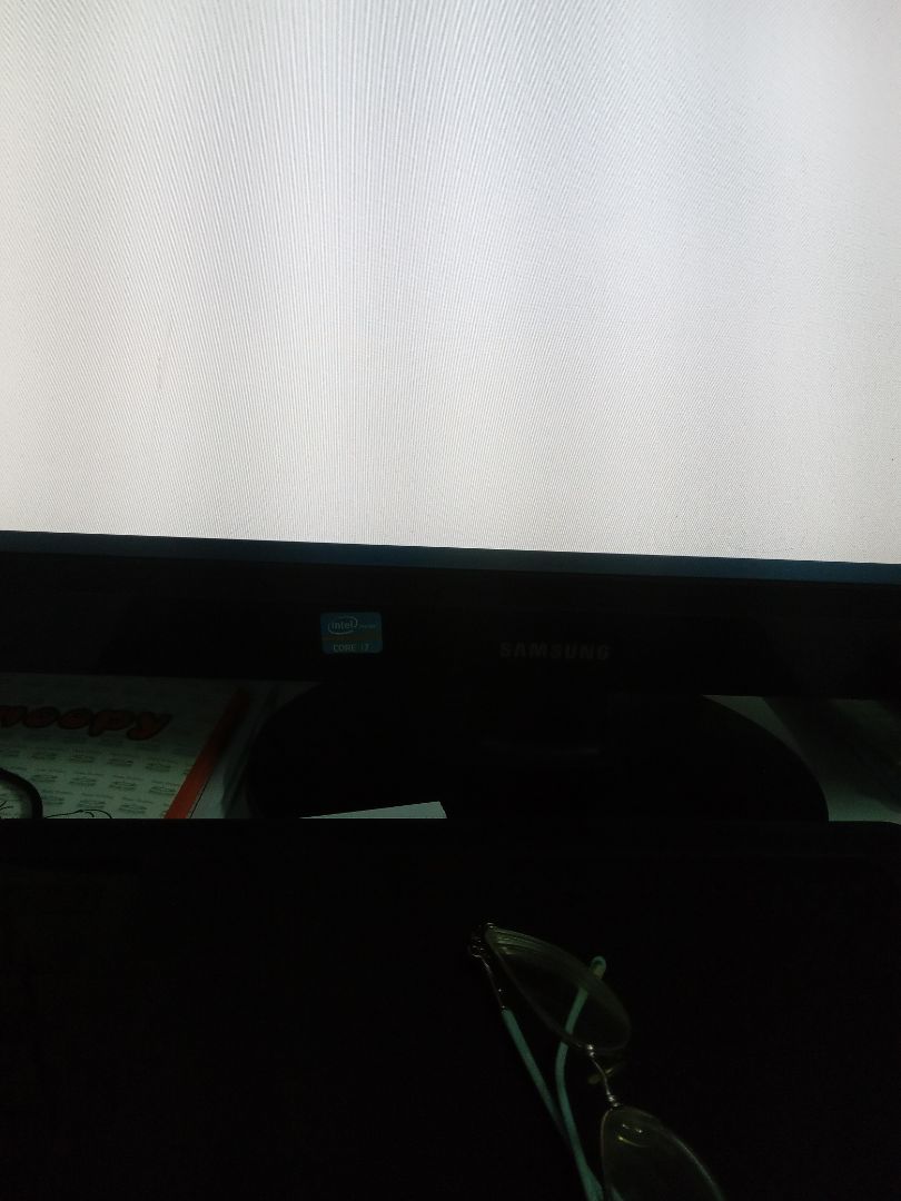 Đẹp, chắc chắn, sang trọng, quai đeo dây hơi nhỏ so với túi.