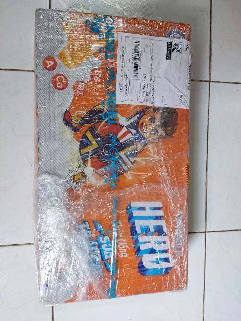 Mua sữa trên Tiki giao nhanh thôi rồi, date cuối tháng 11/2022, hàng nguyên vẹn như mới