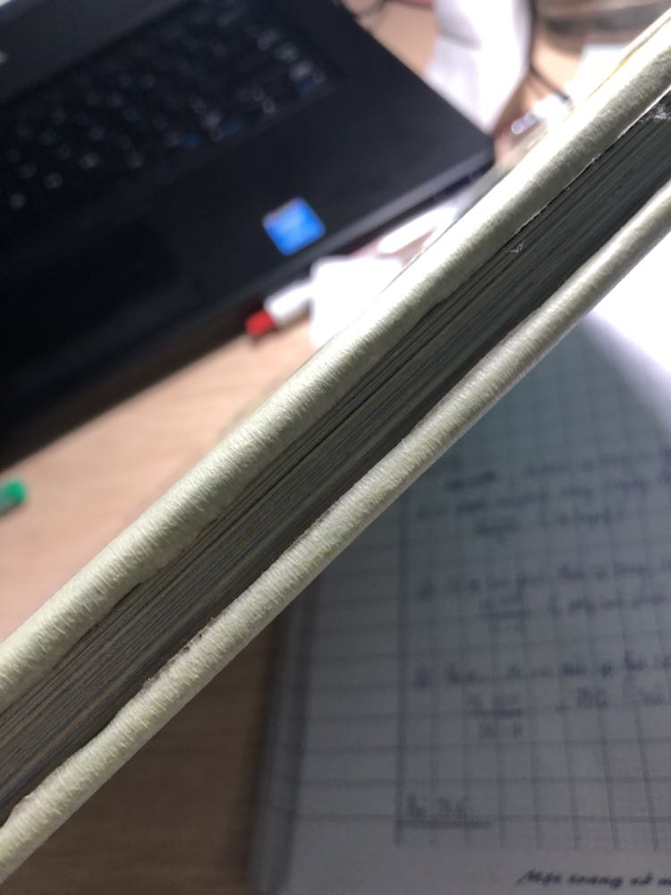 Sách rất đẹp, sản phẩm chất lượng, giao hành nhanh và đóng gói cẩn thận📚 Sách có màu, nội dung có hình ảnh minh hoạ, kiến thức trong sách rất nhiều và mới, NÊN MUA vì sách đọc rất hấp dẫn hình ảnh cũng rất đẹp