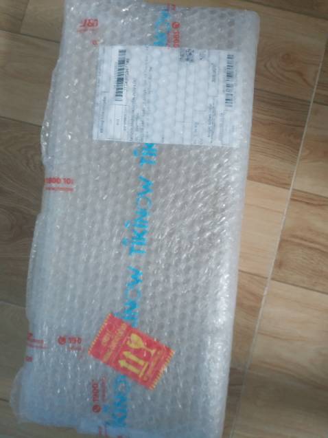 Hàng đẹp, đóng gói cẩn thận. Có cảnh báo hàng dễ vỡ.
5*