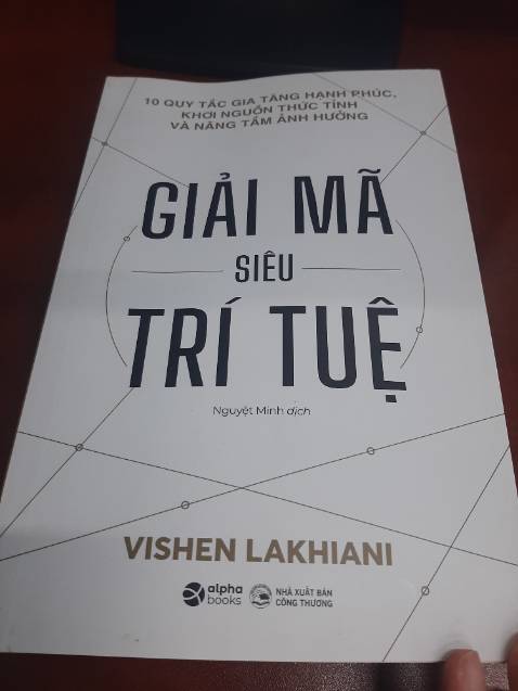 Sâch k có seal bọc bên ngoài, nhg bù lại có cho bookmark rất xinh
Nội dung sách hay và có tính giáo duc tư duy rất mới
