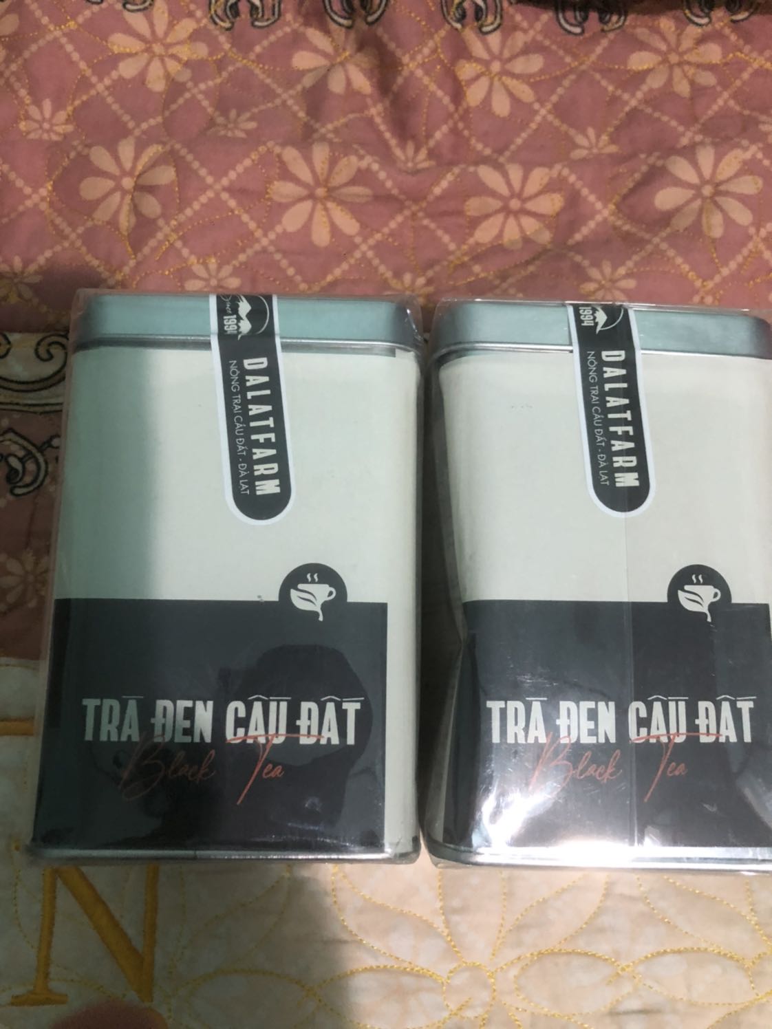 Bao bì đẹp quá. Thật là một sự đầu tư khắt khe của nhà sản xuất. Một món quà tuyệt vời, ấm áp từ thiên nhiên Đà Lạt, nơi mà tôi yêu say đắm! Xin cảm ơn shop!