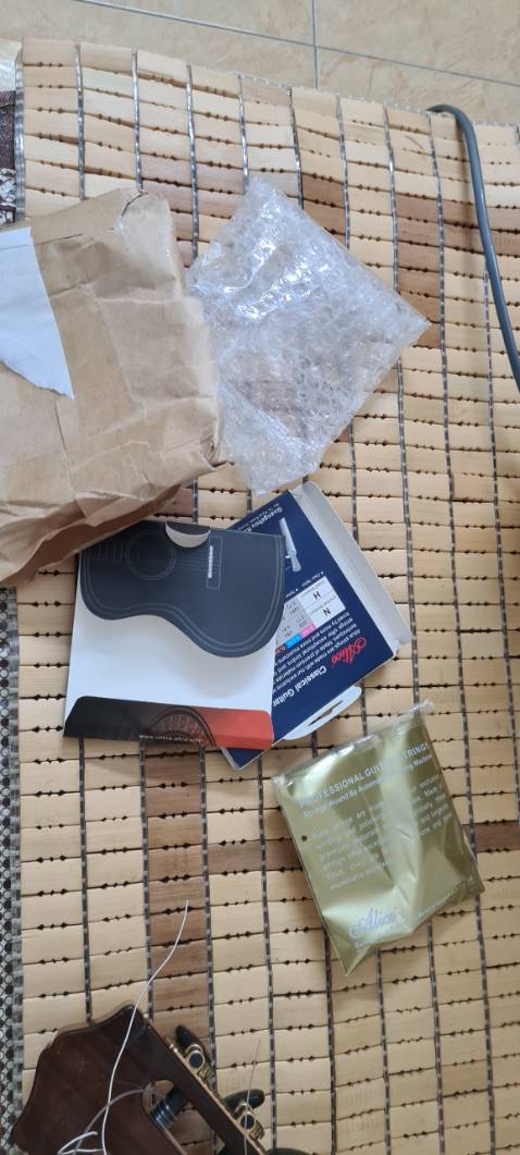 Đặt mua 2 bộ nhưng chỉ nhận được 1, rất xin lỗi vì chậm trễ nhưng hôm nay tôi mới bóc ra.