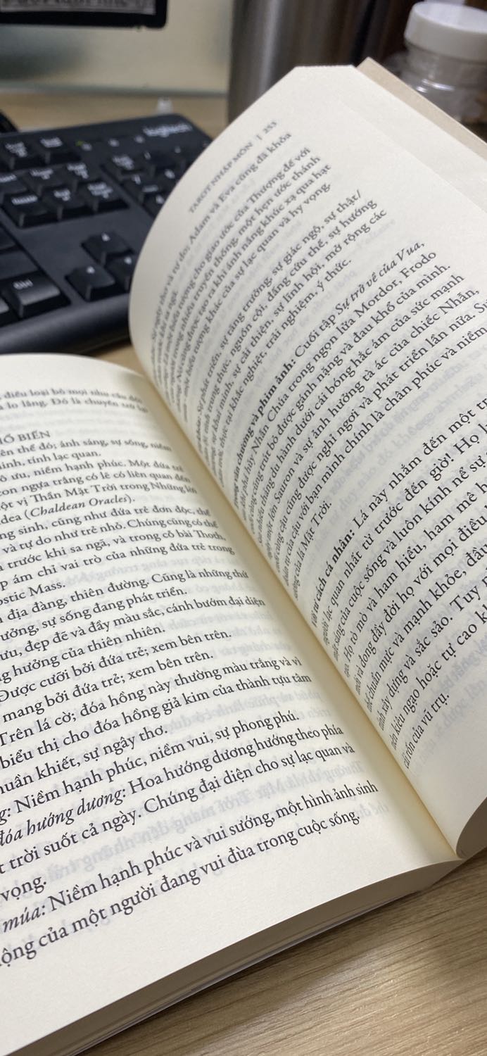 Rất thích vì Tiki giao hàng nhanh, ủng hộ Tiki.
SÁCH TẠM ỔN VỀ HÌNH THỨC
NỘI DUNG THÌ VỀ ĐỌC ĐÃ NHA ❤️💋