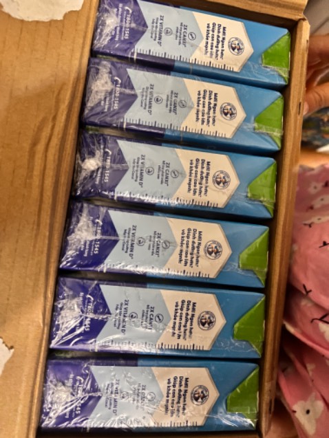 Sữa chính hãng, giao nhanh, date còn 2 tháng, đóng gói bọc nilon kỹ, gia ổn nhé tiki, hết lại đặt tiếp