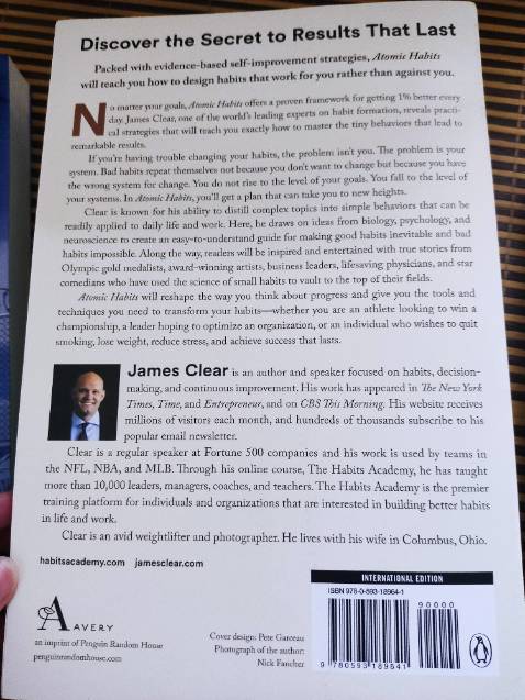 Giao hàng nhanh, đóng gói cẩn thận. Có bóng kính nữa. Sách nhẹ cầm thoải mái